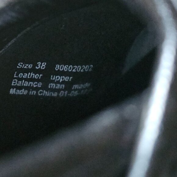 Dansko Women's Cabrio Black Professional Clog, Wide Size 38/ US (7.5-8) - Picture 15 of 16